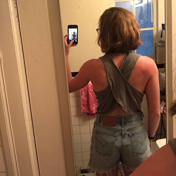 BOGO cropped gray tank w cutout back - Picture 2 of 4